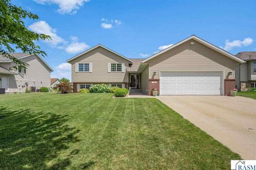 109 La Costa Lane, Mankato, MN, 56001 | Card Image