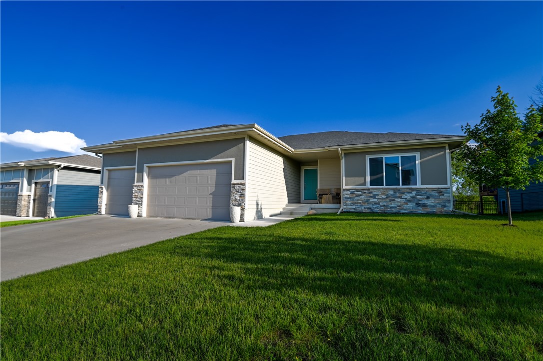 High Rd, Norwalk, IA 50211