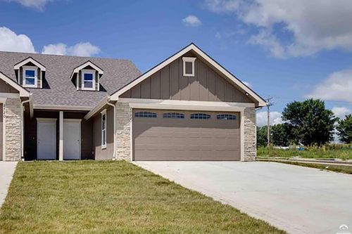 2722 Chasehire Dr, Lawrence, KS, 66046-4511 | Card Image