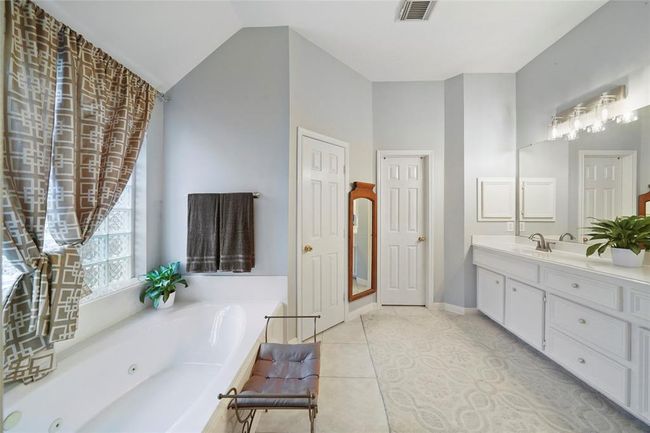 7410 Fall Creek Bnd, House other with 4 bedrooms, 2 bathrooms and 2 parking in Humble TX | Image 27