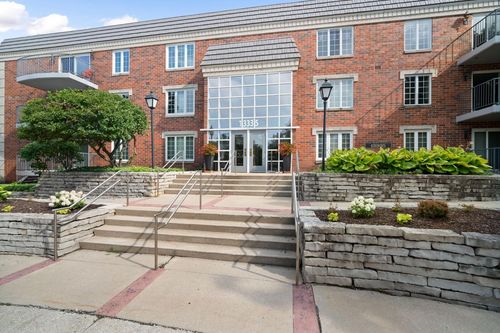 115-13335 Watertown Plank Road, Elm Grove, WI, 53122 | Card Image
