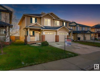 9085 Scott Cres Nw, Home with 3 bedrooms, 3 bathrooms and null parking in Edmonton AB | Image 1