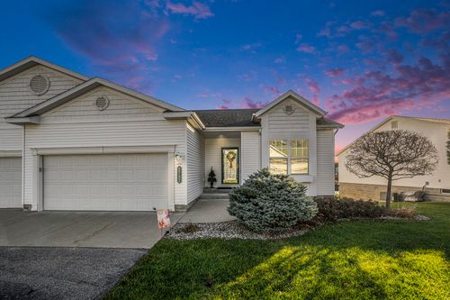 5702 N Turning Leaf Way, Fruitport, MI, 49415-8890 | Card Image