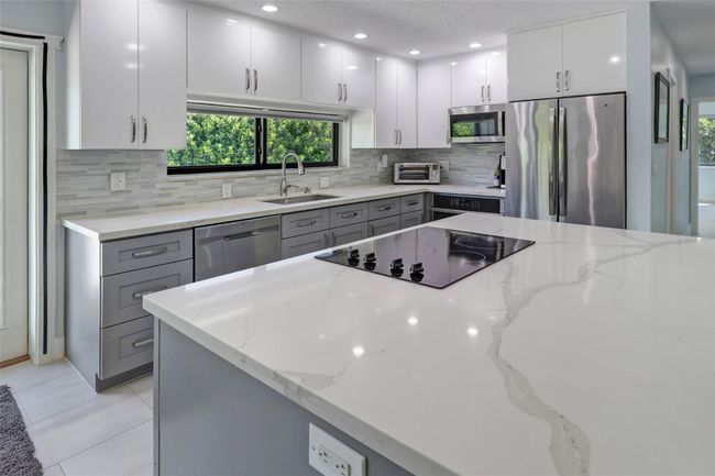2141 Ne 49 Th St, House other with 3 bedrooms, 2 bathrooms and null parking in Lighthouse Point FL | Image 12