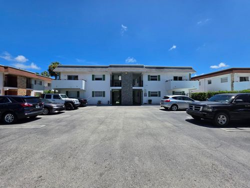 i-2-214 Sw 1st St, Pompano Beach, FL, 33060-4652 | Card Image