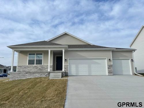 6434 Park Crest Drive, Papillion, NE, 68157 | Card Image