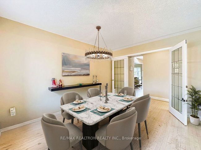 17 Colvin Cres, House other with 5 bedrooms, 4 bathrooms and 3 parking in Thornhill ON | Image 23