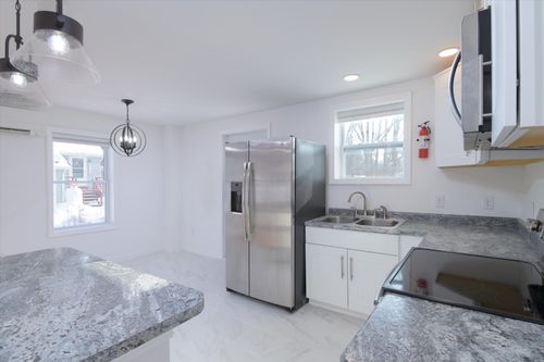 130 Curtis Ave, Rutland, VT, 05701-4827 | Card Image