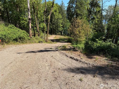 7099 Wilson Creek Rd Se, Port Orchard, WA, 98367-7924 | Card Image