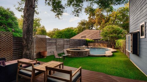 2304 Holly St, Austin, TX, 78702-5612 | Card Image