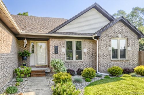 12 Mill Creek Ave, Lapeer, MI, 48446-2690 | Card Image