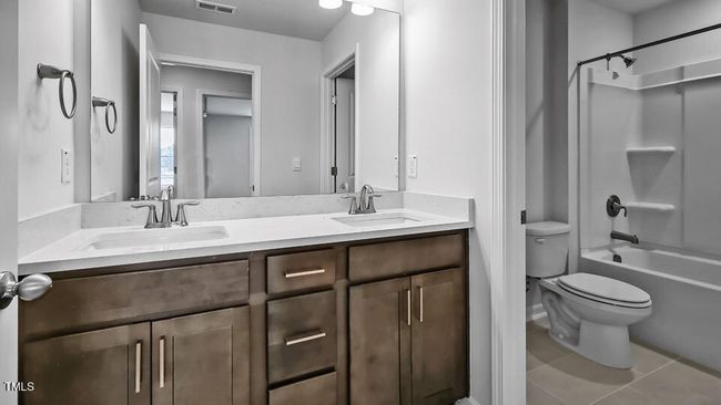 Bathroom | Image 35