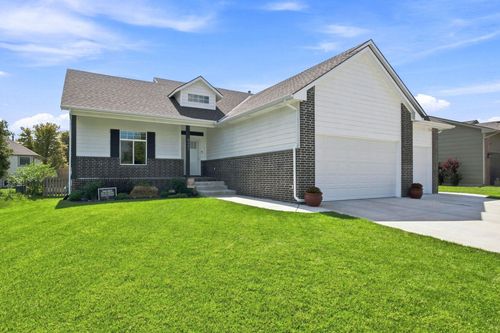 8203 W Lang St, Wichita, KS, 67205-3433 | Card Image