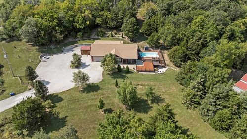 28818 W 303rd St, Paola, KS, 66071-4022 | Card Image