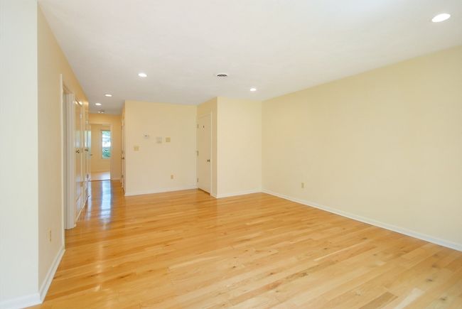 UNIT-3 - 19 Concord Greene, Condo with 2 bedrooms, 2 bathrooms and 1 parking in Concord MA | Image 15