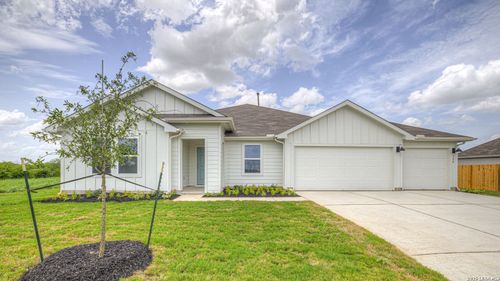 500 Mcginty Meadow Dr, Lockhart, TX, 78644-5317 | Card Image