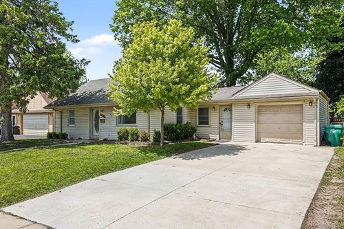 30212 Beechwood St, Garden City, MI, 48135-2353 | Card Image