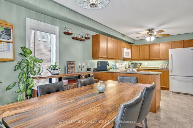 1771 Glenforest Blvd, House other with 3 bedrooms, 3 bathrooms and 4 parking in Peterborough ON | Image 12