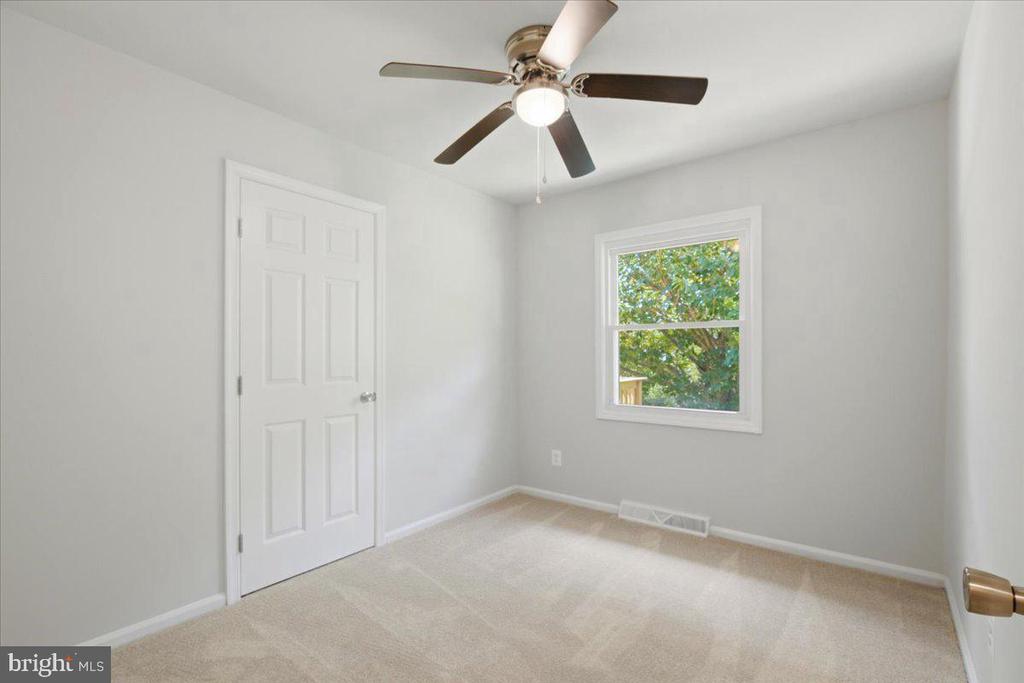 Residential in LEXINGTON PARK 2