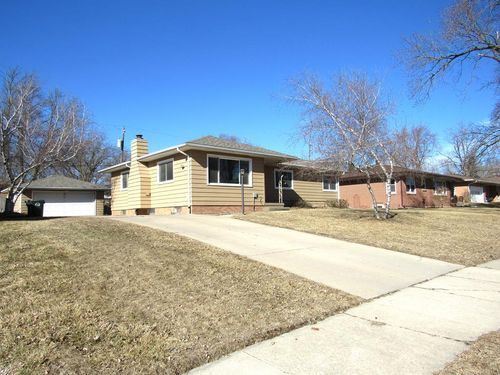 1328 Williams Dr, Fort Dodge, IA, 50501-7556 | Card Image