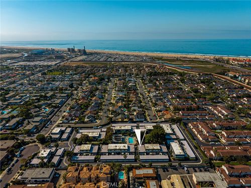 8282 Artista Dr, Huntington Beach, CA, 92646-6820 | Card Image