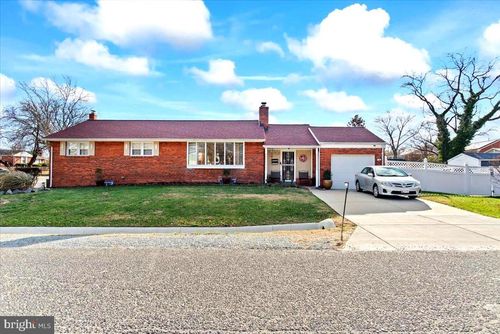 3915 Danville Dr, TEMPLE HILLS, MD, 20748-1813 | Card Image