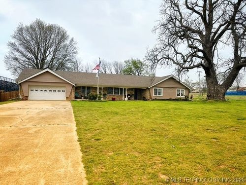 1100 N Gulf St, Holdenville, OK, 74848-2624 | Card Image