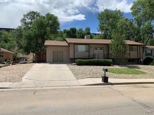 2215 Montezuma Rd, Pueblo, CO, 81003-1846 | Card Image