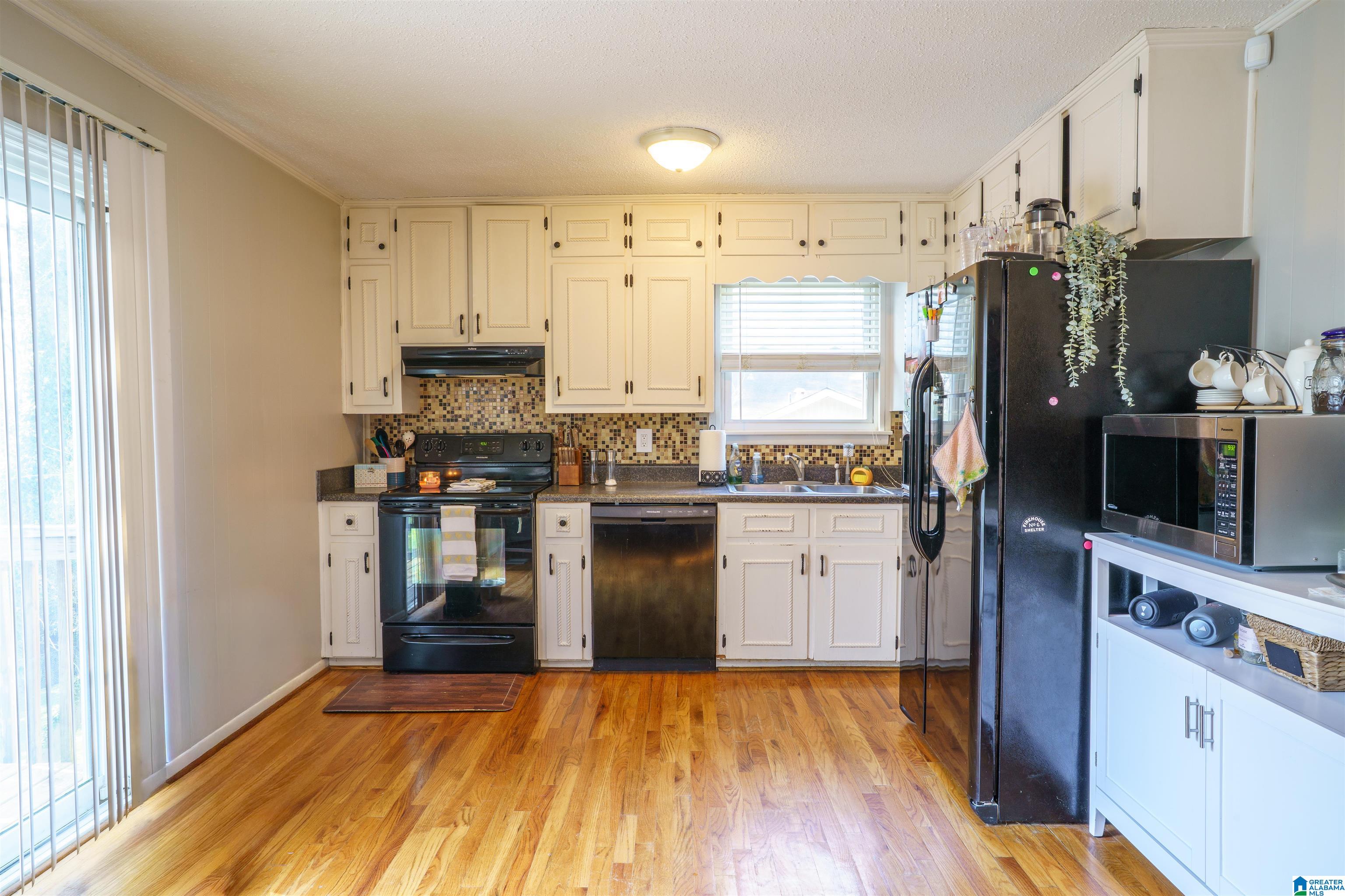 Residential in CENTER POINT 4