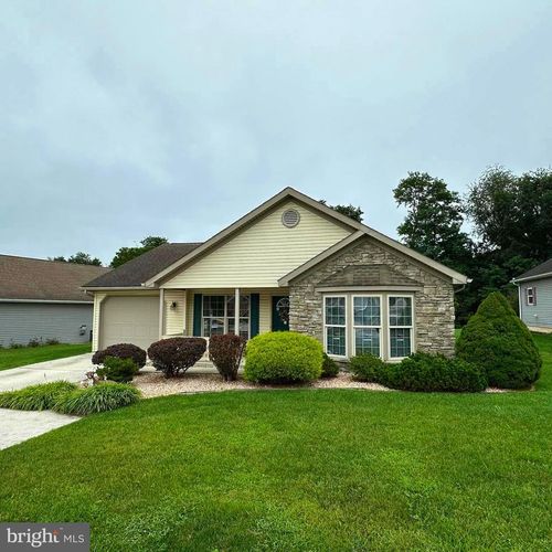 84 Lantern Ln, SHIPPENSBURG, PA, 17257-8769 | Card Image