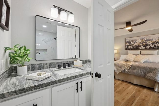 1008 N 30 Th St, House other with 4 bedrooms, 2 bathrooms and 2 parking in Nederland TX | Image 21