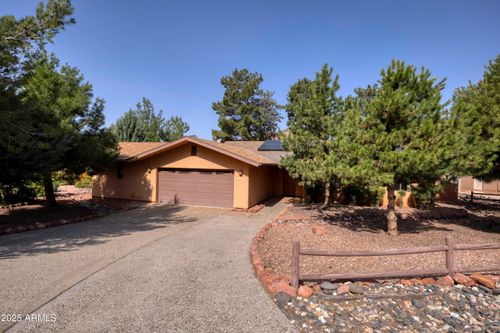 40 Broken Arrow Dr, Sedona, AZ, 86351-8938 | Card Image