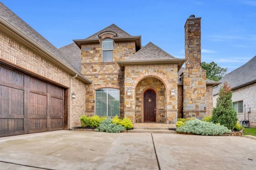 6801 Woodland Hills Dr, North Richland Hills, TX, 76182-4337 | Card Image