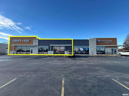 1411 Kimberly Rd, Bettendorf, IA, 52722-4131 | Card Image