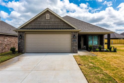 4578 W Wales Dr, Fayetteville, AR, 72704-5040 | Card Image