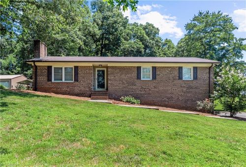 3129 Wyo Rd, Yadkinville, NC, 27055-8716 | Card Image