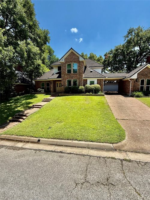 2004 Misty Creek Dr, Arlington, TX, 76017-2732 | Card Image