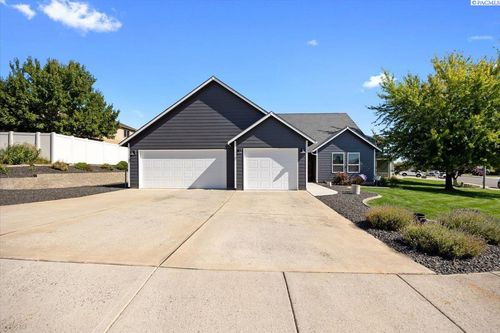 5600 Kirkwood Ln, West Richland, WA, 99353-6052 | Card Image