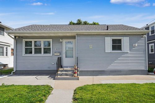 1013 Hawthorne Ave, Waterloo, IA, 50702-3123 | Card Image