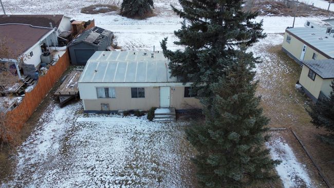 5402 46 Avenue W, Home with 3 bedrooms, 1 bathrooms and 2 parking in Forestburg AB | Image 3