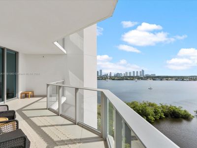 1104 - 17111 Biscayne Blvd, Condo with 2 bedrooms, 3 bathrooms and null parking in North Miami Beach FL | Image 3