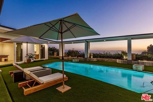 560 Chalette Dr, Beverly Hills, CA, 90210-1916 | Card Image