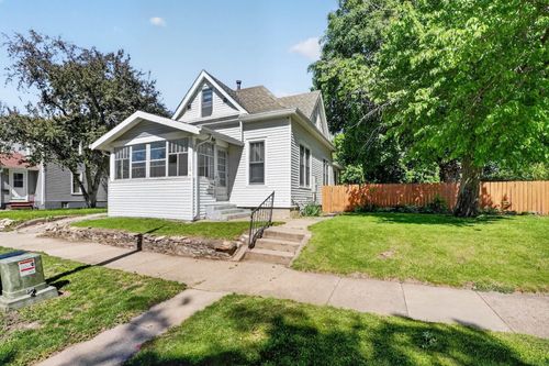 1408 State St, Cedar Falls, IA, 50613-4130 | Card Image