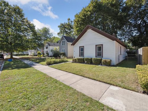 17 Madison Ave, Mount Clemens, MI, 48043-5508 | Card Image