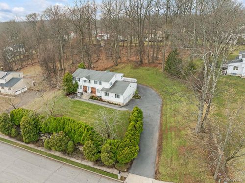20 Algonquin Cir, Airmont, NY, 10952-5231 | Card Image