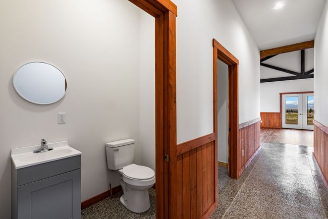 1/2 Bathroom in Hallway | Image 25