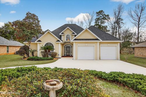 7913 Lanai St, Diamondhead, MS, 39525-3631 | Card Image