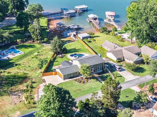 8005 Island View Ct, Denver, NC, 28037-8227 | Card Image