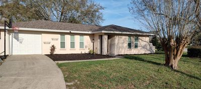 859 Sweetbrier Drive, House other with 2 bedrooms, 1 bathrooms and null parking in DELTONA FL | Image 2