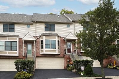 305 Woodcrest Drive, Condo with 3 bedrooms, 2 bathrooms and 2 parking in North Fayette PA | Image 1